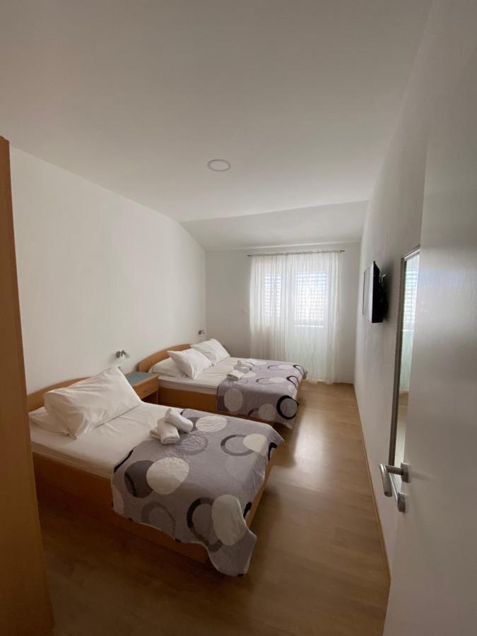 Apartmani Mare Baška Voda Kültér fotó